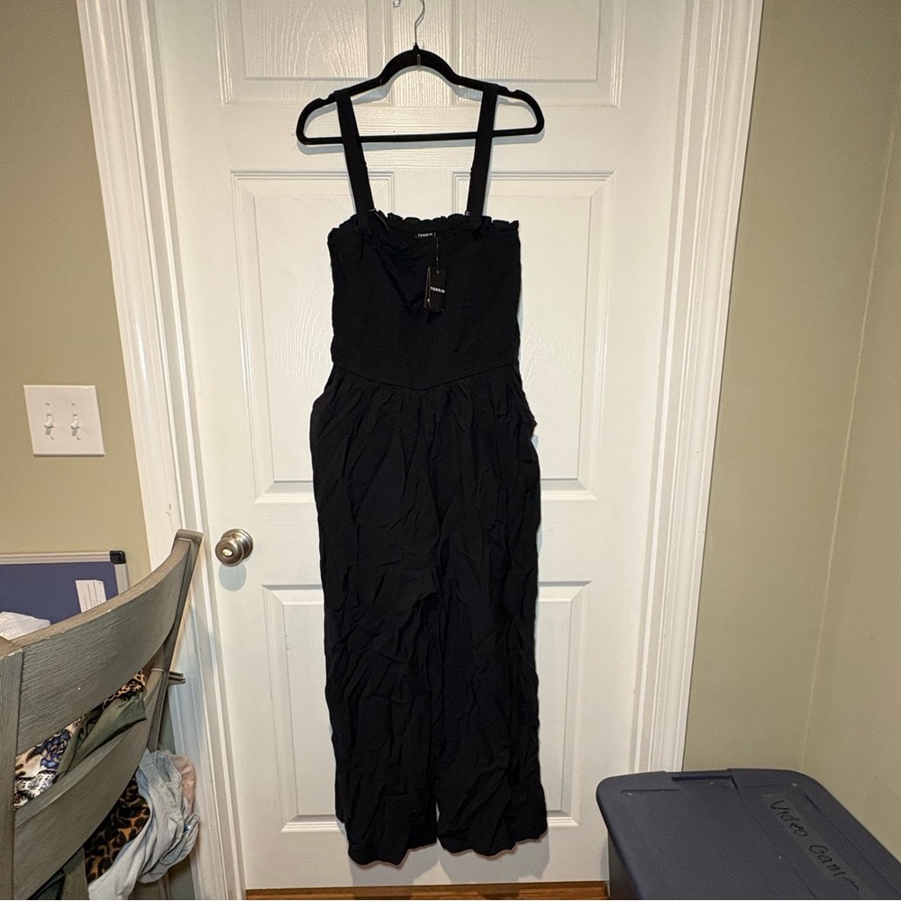 TORRID | Wide leg Black jumpsuit with removable and adjustable straps - 2X